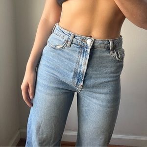RELAXED CUT OFF JEANS